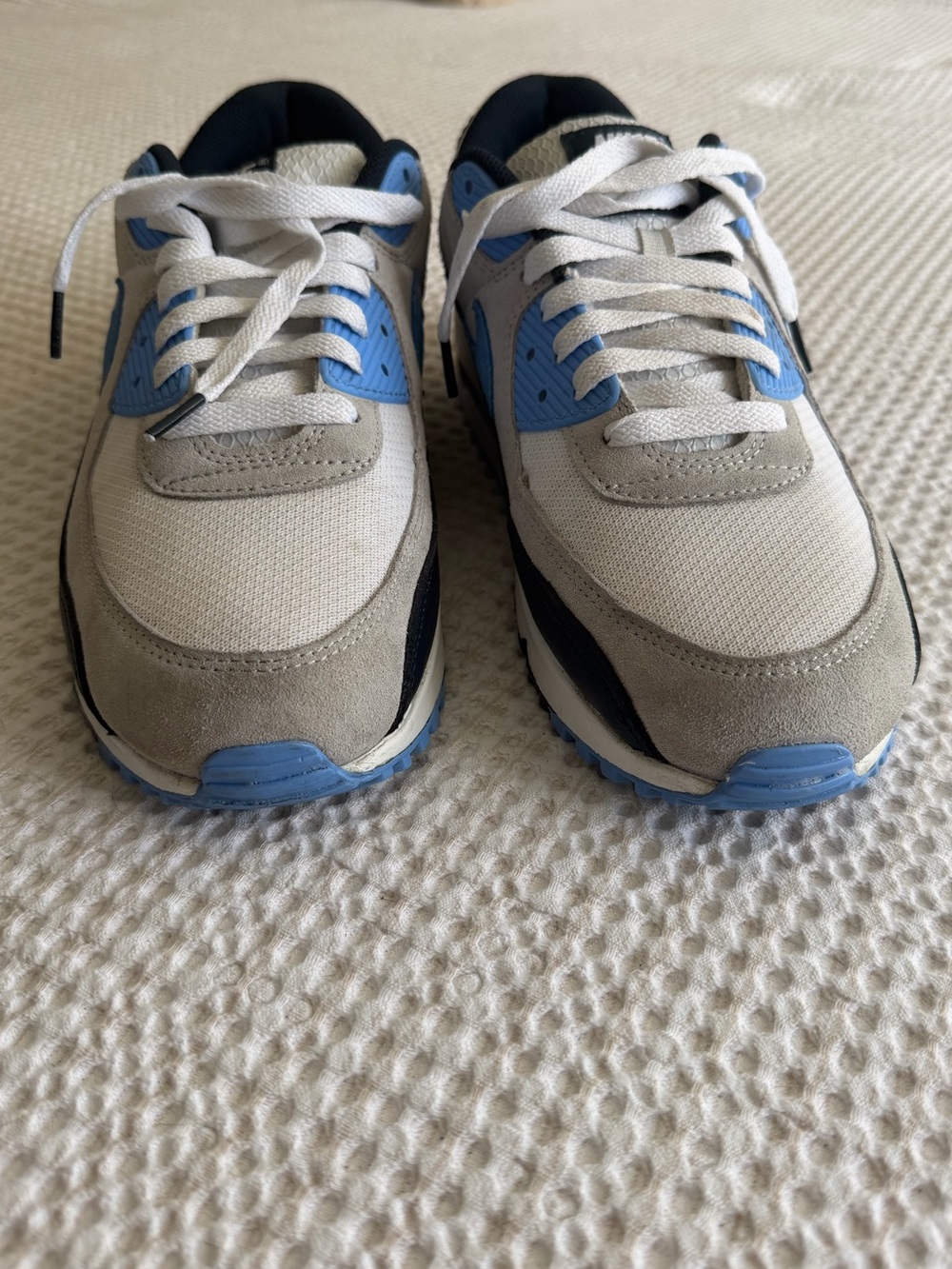 Nike Air Max in White, Light Blue & Black - Picture 4 of 7